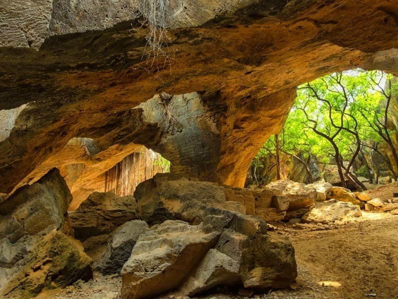 Naida Caves