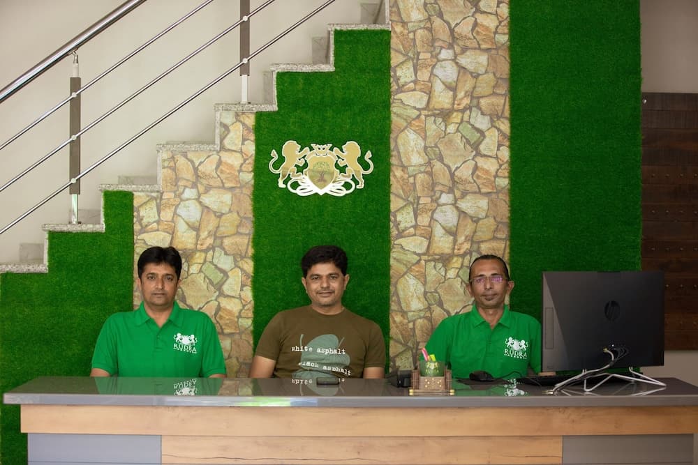 Sterling Gir, Mendarda photo 3